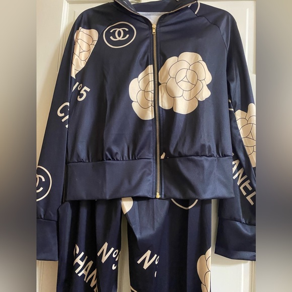 CC Two piece Tracksuit size small - Picture 2 of 11